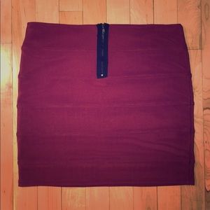 Dotti small purple skin-tight skirt